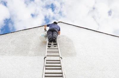 Peinture extérieure à Saint-Pierre-le-Chastel — façades et ravalement